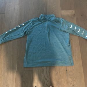 Nike quarter zip top size xl